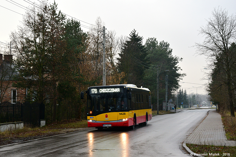 9428
Dziś (01.12.2016) na warszawskich ulicach zadebiutował nowy (stary) przewoźnik - firma Arriva. Do obsługi linii ZTM zakupiła 49 autobusów Solaris Urbino 12 i 5 Solaris Urbino 12 Hybrid
Słowa kluczowe: SU12 9428 176 Mehoffera Arriva01122016
